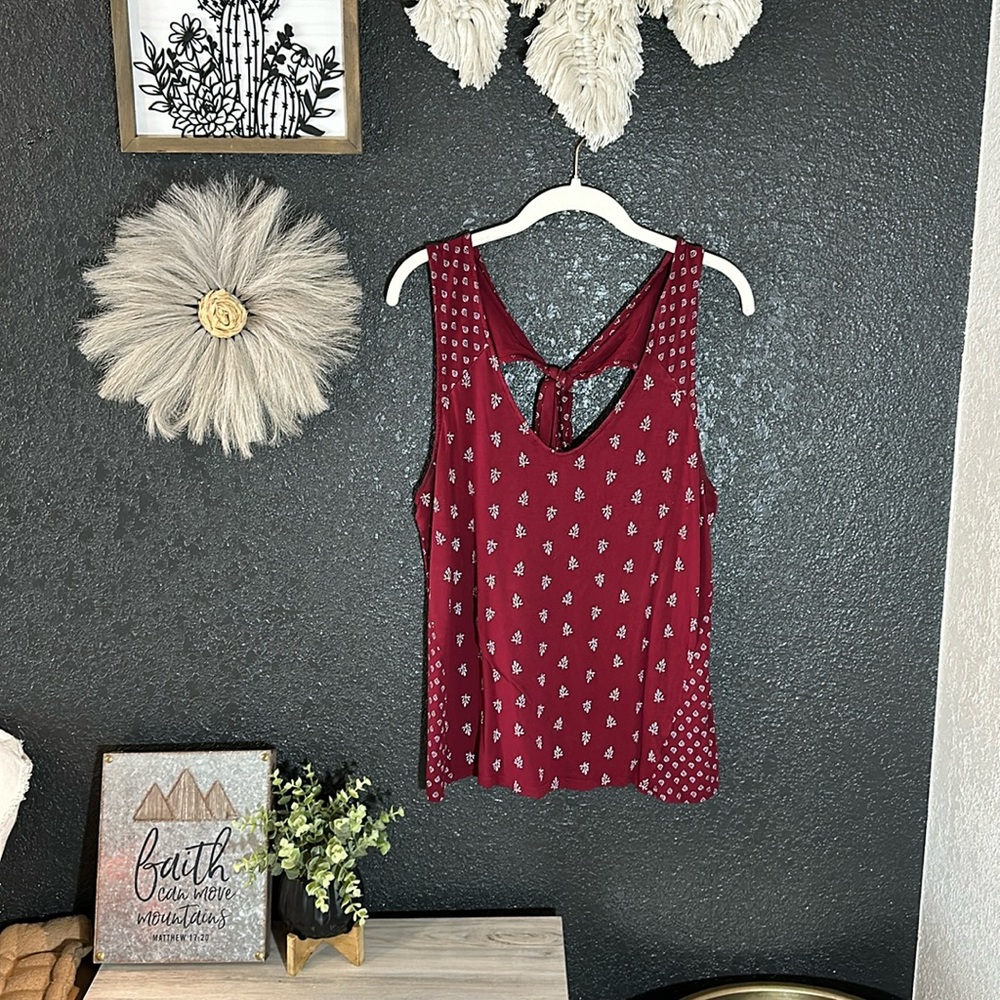 Cute old navy open back tank top